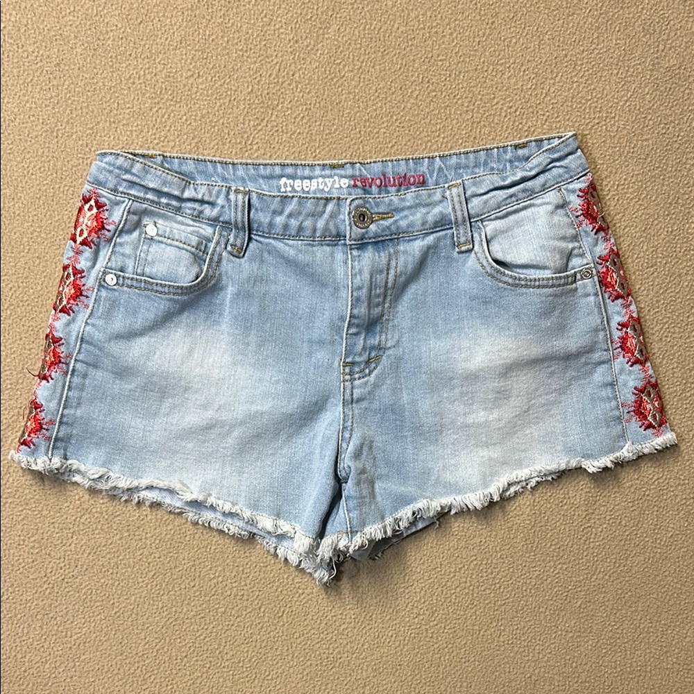 Free Style Revolution Embroidered Denim Distressed Hem Shorts Juniors Size  11